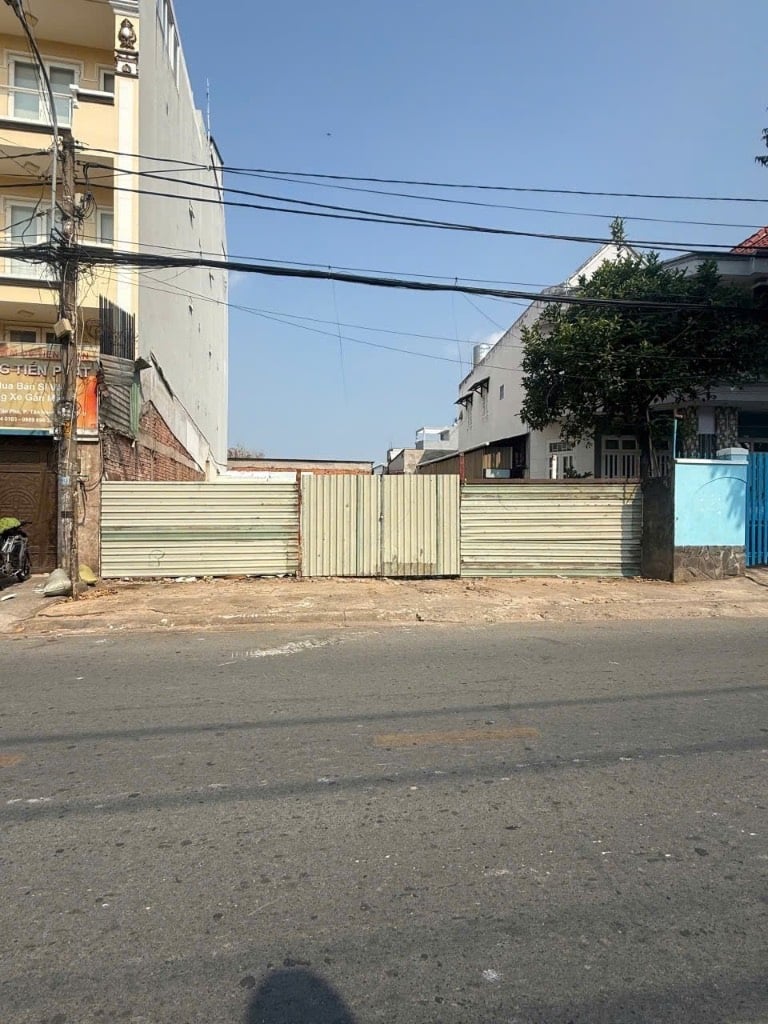 SIÊU PHẨM, BÁN ĐẤT MẶT TIỀN LÀNG TĂNG PHÚ, THỦ ĐỨC, 240M2 NGANG 10M, GIÁ 21.5 TỶ TL