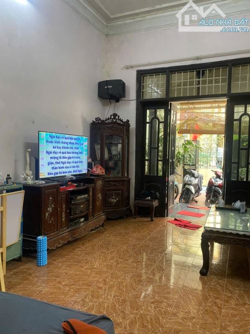 Bán nhà phố Đường Thành, 60m2, 3 tầng, mặt tiền 4m, 43 tỷ, kinh doanh đỉnh