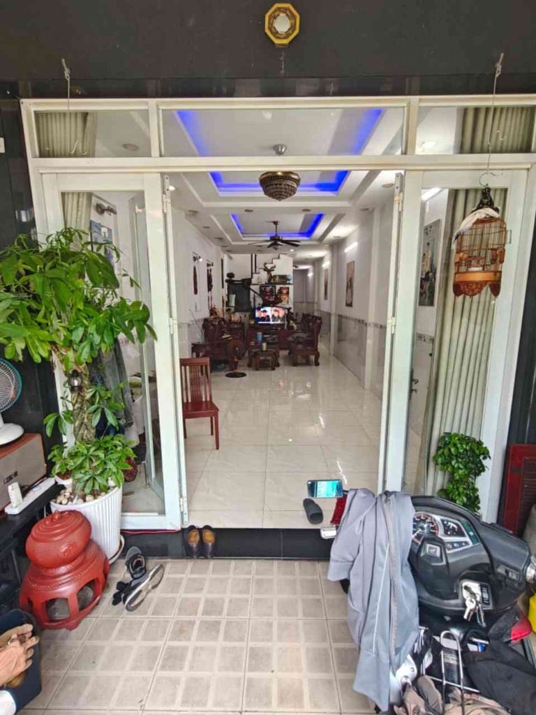 BÁN NHÀ BÌNH HƯNG BÌNH CHÁNH, SÁT QL50, 101M2 HẺM XE HƠI, CHỈ 6.35 TỶ