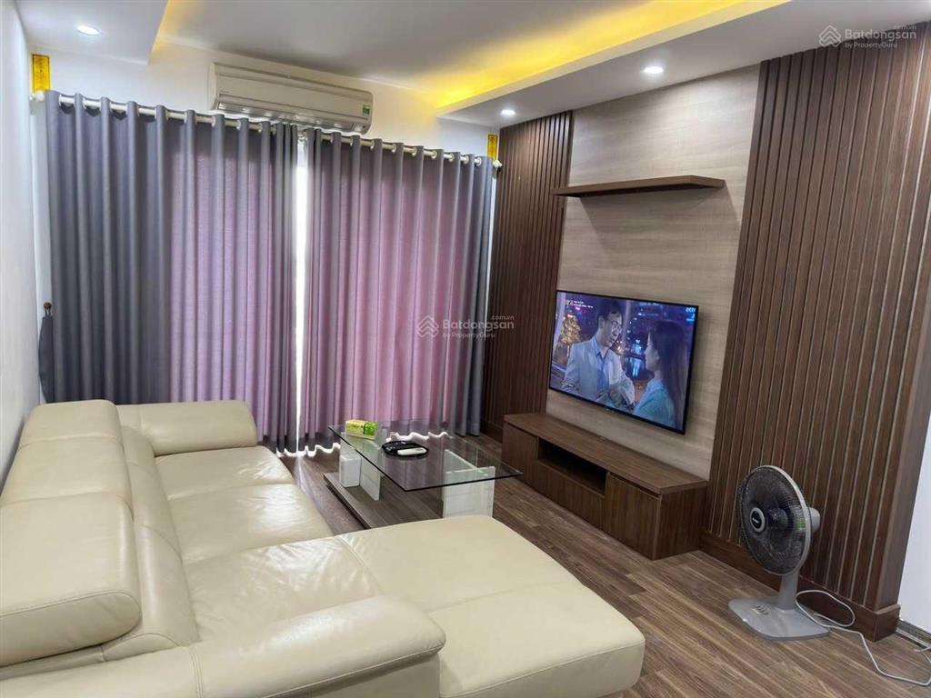 Tôi cần bán gấp căn hộ ở cc green stars, dt 66,8m2, 2pn full đồ đẹp. giá bán 5,2 tỷ 0979 062 ***