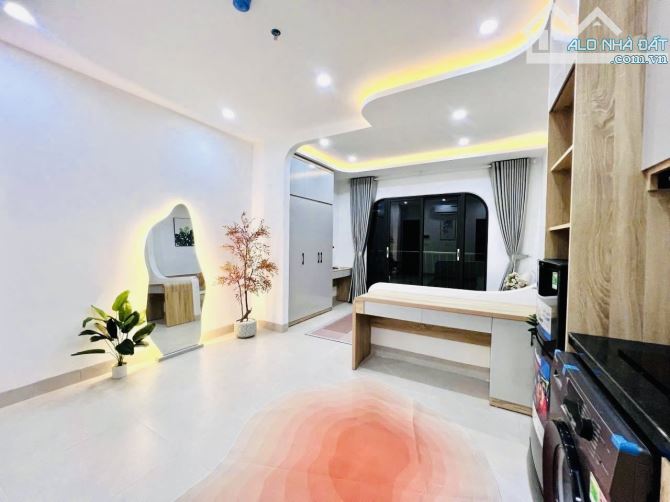 Toà CHDV Thanh Nhàn giá tốt gần NEU 50m2*5T TM 8 PN, 3 gác gần phố DT600tr/năm, PCCC xịn