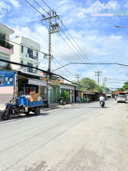 NHÀ ĐẸP – 3 LẦU – FULL NỘI THẤT – XE HƠI ĐẬU TRƯỚC NHÀ Vị trí: Số 4 Đào Tông Nguyên