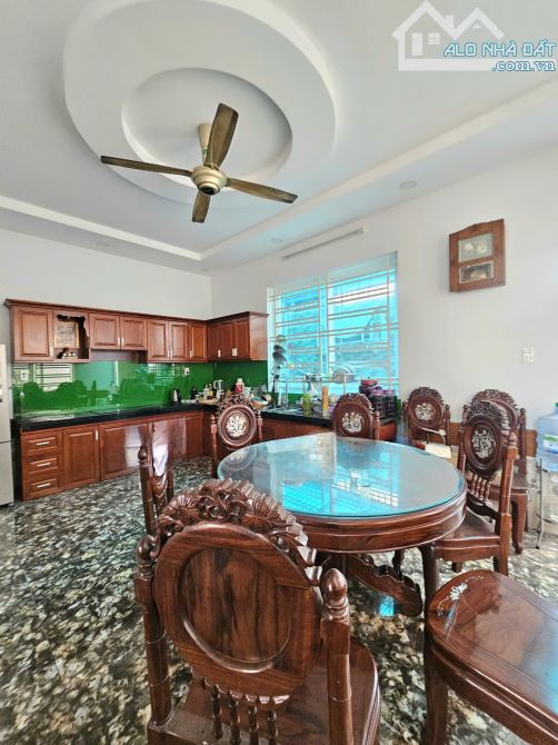 BÁN villa 2 TẦNG MẶT TIỀN ĐƯỜNG 8M – TÂN THỚI HIỆP 21, QUẬN 12, Giá 14 tỷ