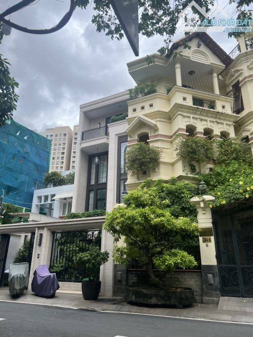 Bán gấp biệt thự siêu đẹp khu bảo vệ 24/24h 284 Nguyễn Trọng Tuyển, dt: 8x20m 4 tầng mới
