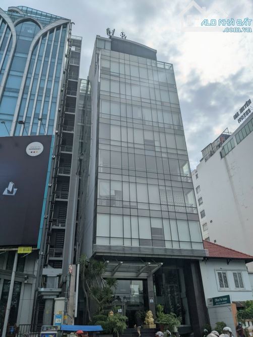 Bán Toà Nhà 111 Đường Lý Chính Thắng Quận 3.KC:H+12 Tầng.Giá 350 tỷ