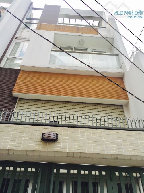 Biệt thự hiện đại - đường Hoàng Hoa Thám, khu sân bay T3 - DT: 7,3 x 21m - 4 tầng