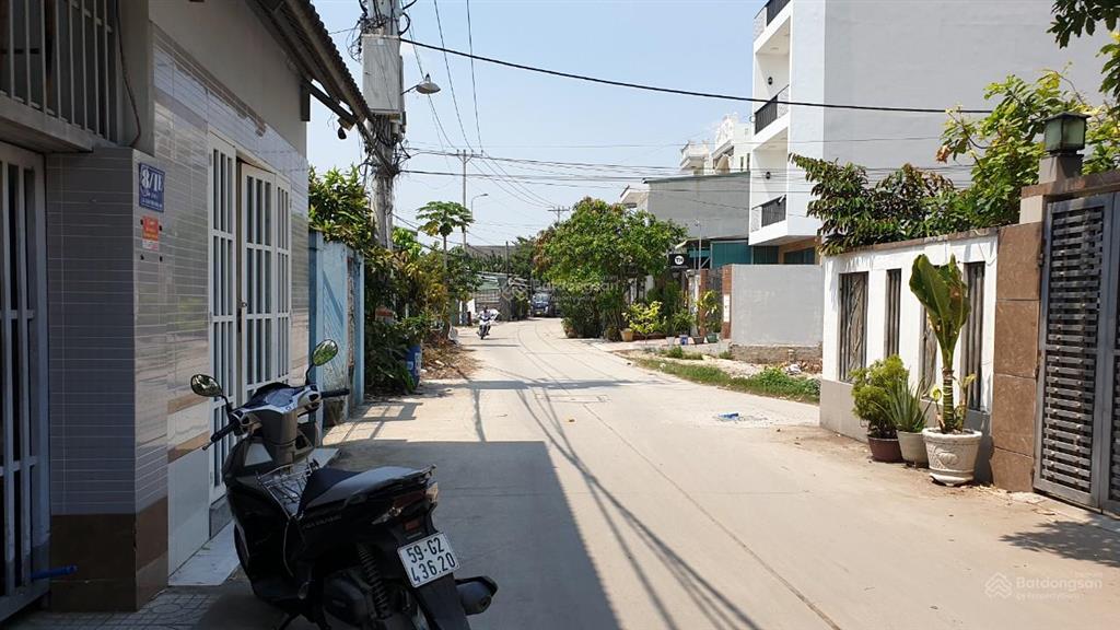 Bán gấp dãy nhà trọ dt 9m*20m, gồm 10 phòng trọ, gần ngã 4 giếng nước, hóc môn