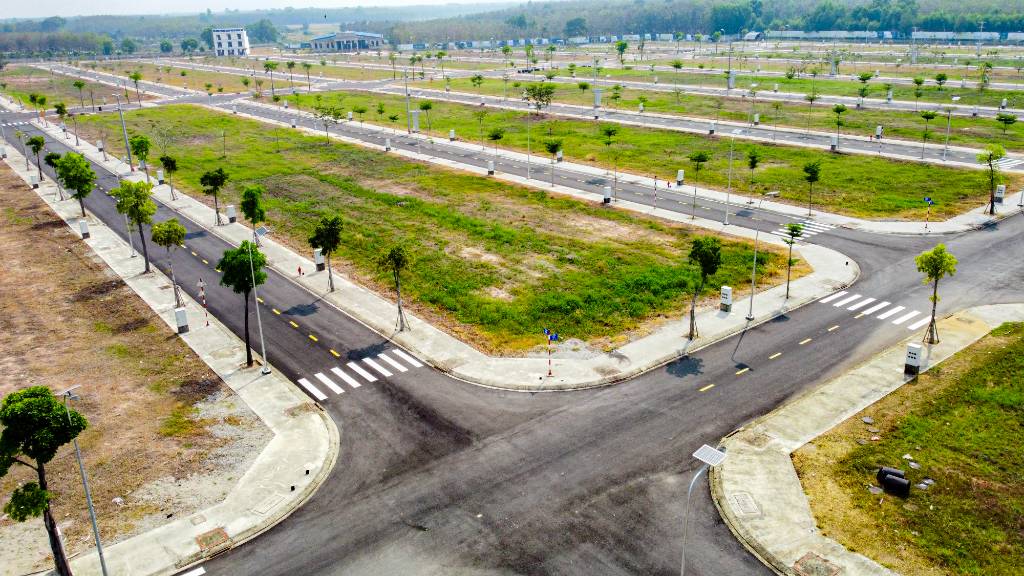 Chính chủ bán đất gần chợ Vĩnh Tân, Tân Uyên, giá 959 triệu, đối diện KCN Vsip 2, sổ hồng riêng