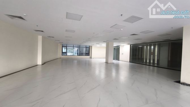 Bán Tòa Văn Phòng Mặt Phố Hồng Tiến, chân cầu Trần Hưng Đạo; 474m2*9T*Mt18m; giá 320 tỷ