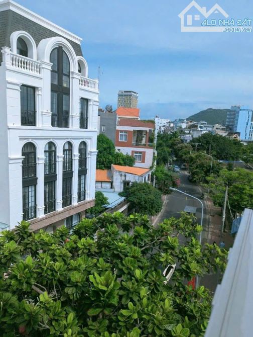 Bán Tòa Nhà Văn Phòng 5 Tầng 2 Mặt Tiền Phan Chu Trinh, P.2, DT 105m² – 385m - Giá 18,5T