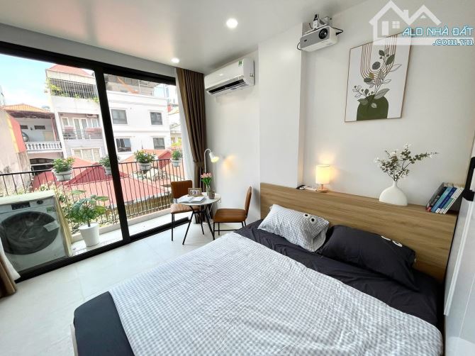 Tòa CCMN lớp góc phố Trịnh Văn Bô, Phương Canh. 80m, 7T, 21P. DT100tr