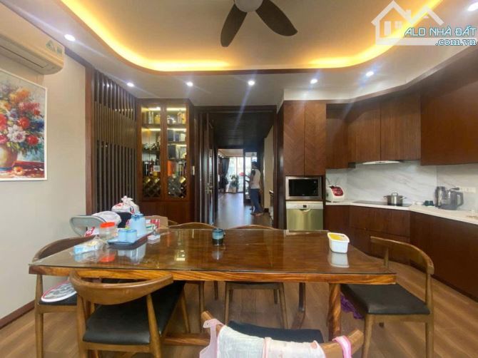 Bán LK Tổng cục 5, Tân Triều. Dt 100m2, 6t, mt 5.4m. Giá chào 35.8 tỷ TL. OTO TRÁNH ĐỖ