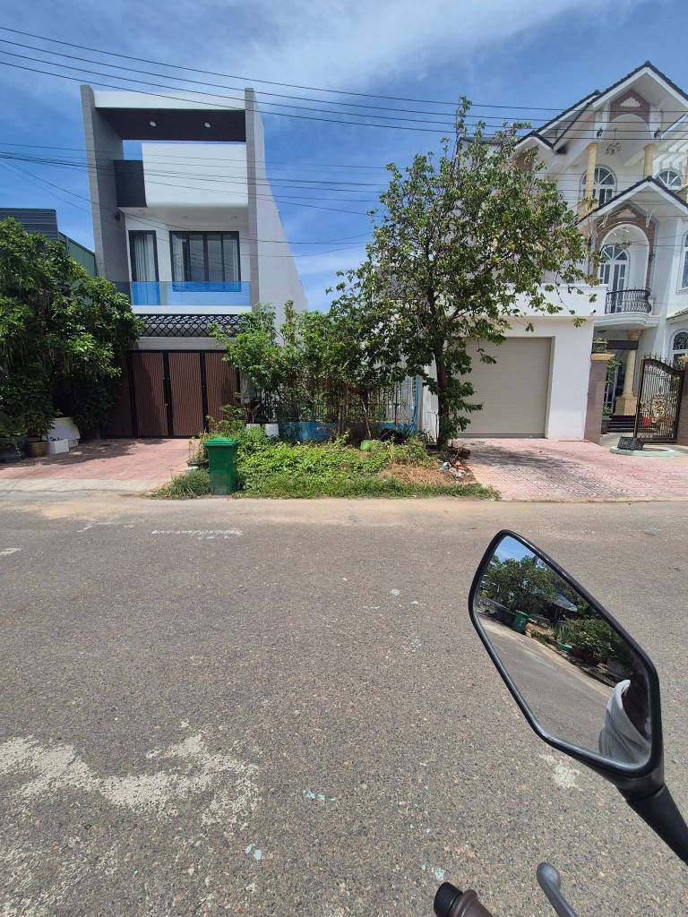 BÁN ĐẤT MẶT TIỀN HÙNG VƯƠNG, BÌNH THUẬN, DT 95M2, GIÁ 8 TỶ, VỊ TRÍ ĐẸP