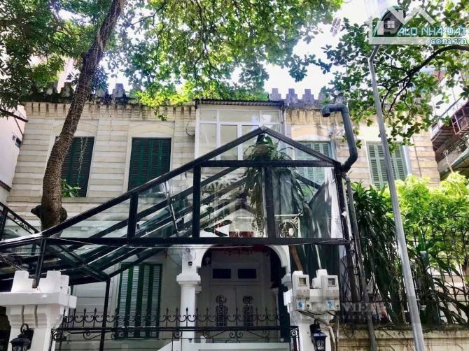 Bán biệt thự Pháp cổ Hội Vũ-Hàng Bông-98m2-MT 8 m-Giá 25 tỷ