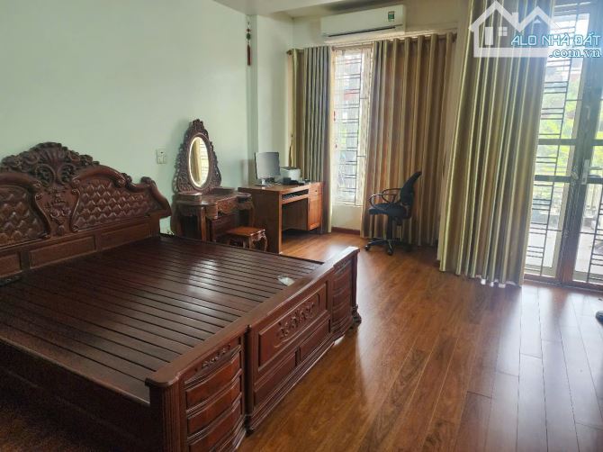 Bán nhà 3 tầng Đại Hoàng Long mặt Lý Anh Tông.dt.87,5m.mt.5m.hướng Đông Bắc.giá.19 tỷ 5