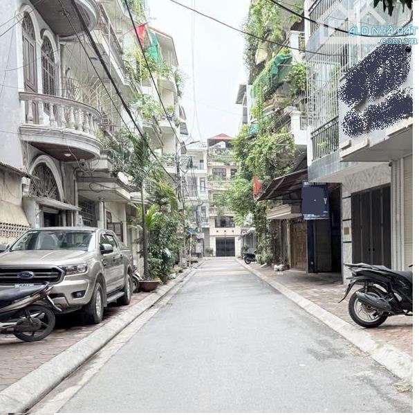 Bán tòa nhà Văn Phòng Kim Đồng 72M2-6T-22 Tỷ-OTO đỗ tránh