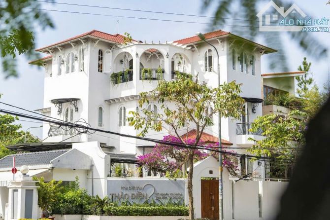 Bán Siêu Biệt Thự Góc 2 MT Nguyễn Văn Hưởng- Thảo Điền 17 x 21 - 357m2- Trệt 3 Tầng- 90 Tỷ