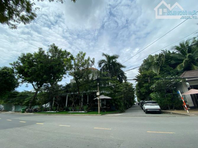 Biệt thự VIP Nguyễn Văn Hưởng P.Thảo Điền Quận 2 siêu đẹp nằm trong khu Thảo Điền Vill