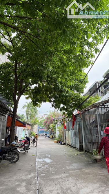 Bân Căn Hộ Dịch vụ 12 phòng cao cấp, đường Tỉnh lộ 10, 80m2 ( 4 x 20 ) 6 tầng thu nhập