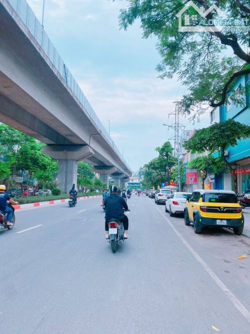 BÁN TOÀ BUILDING 10 TẦNG (CÓ HẦM) MẶT PHỐ HÀO NAM - VỈA HÈ BÁT NGÁT - KINH DOANH SẦM UẤT
