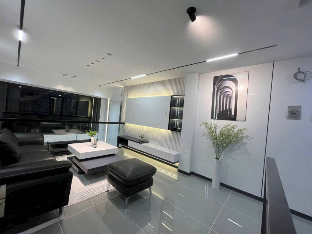 Bán nhà đường Ngô Quyền Quận 10 diện tích 96m2 5 tầng, hxh, giá 21.5 tỷ