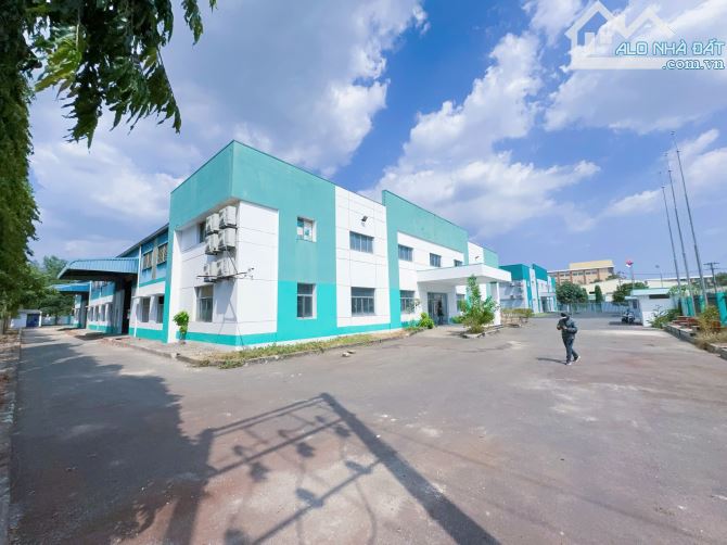 Bán nhà xưởng 2.3ha trong KCN Nhơn Trạch, Đồng Nai, giá 140 tỷ.