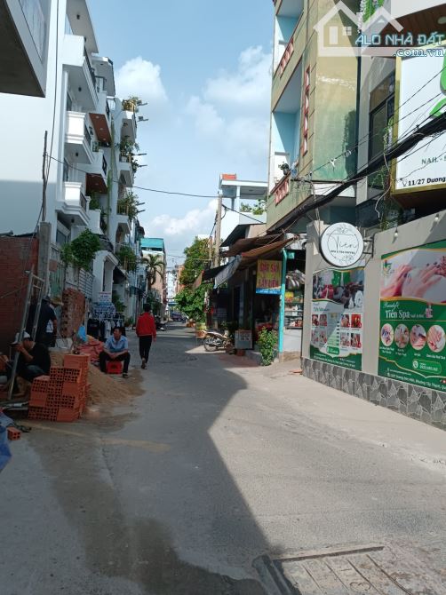 Bán nhà trọ hẻm 8m Dương Đức Hiền Tân Phú 5.5x36m đúc 2 lầu (gần ĐH Công thương)