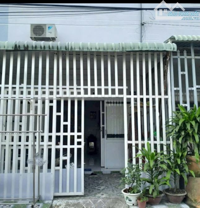 Cần tiền bán nhanh Căn nhà ngay Bà Điểm 9 Hóc Môn 139m2 Sổ Hồng riêng sẵn 910triệu