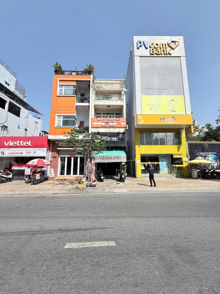 Bán nhà góc 3 mặt tiền Lạc Long Quân Quận 11, nhà 4 tầng, vị trí nhận diện cao, giá 15.5 tỷ