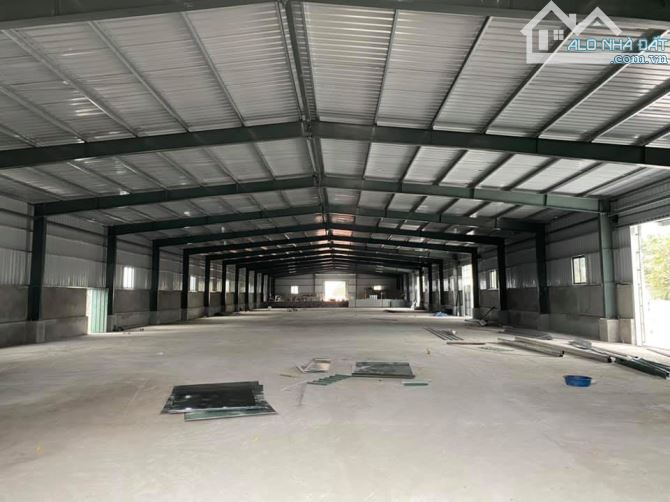 Bán đất mặt đường 5, có sẵn 2000m2 nhà xưởng tiêu chuẩn, trạm điện, phòng cháy
