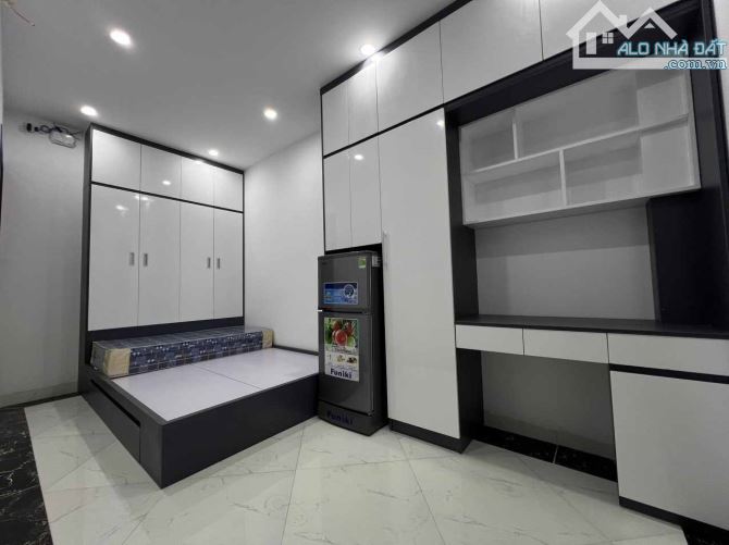 Toà CCMN Trần Quốc Vượng, 153m2 x 8T, 51 phòng KK, DT 250 triệu/ tháng