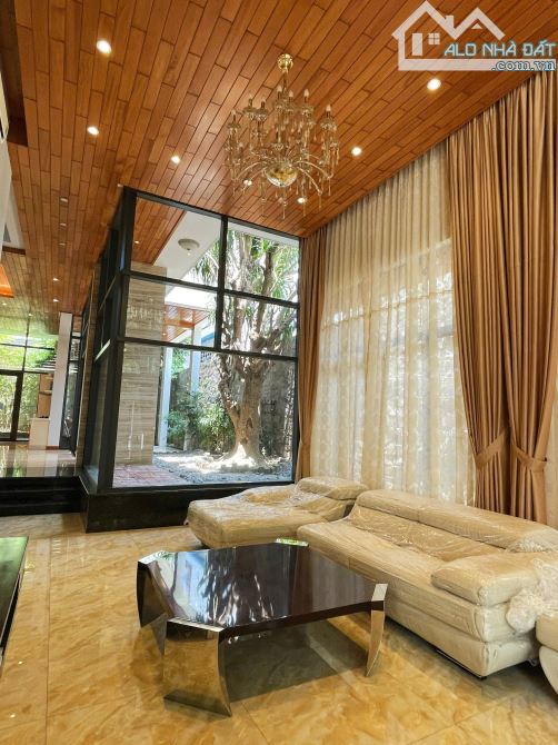 HẢI CHÂU – BIỆT PHỦ CHÂU ÂU SANG TRỌNG – 265M² – 3 MẶT THOÁNG – 34 TỶ