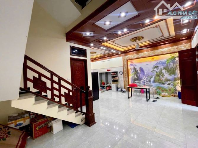 🪽Bán Biệt Thự Đẹp 4 Tầng Giá Rẻ Nhất Long Châu, Yên Phong Mt 8.4m Dt 206m2 Giá 6.5 Tỷ e Điệp 0395777369