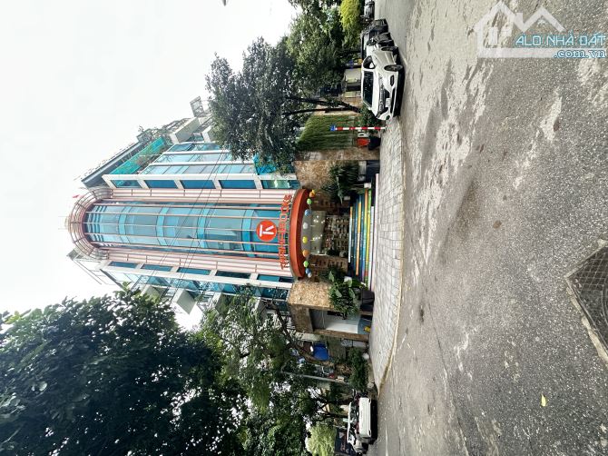 BÁN TOÀ VĂN PHÒNG LÔ GÓC 3 MẶT THOÁNG ĐẸP NHẤT ĐỨC DIỄN, 150M2, THIẾT KẾ HẠNG A, GIÁ 65 TỶ