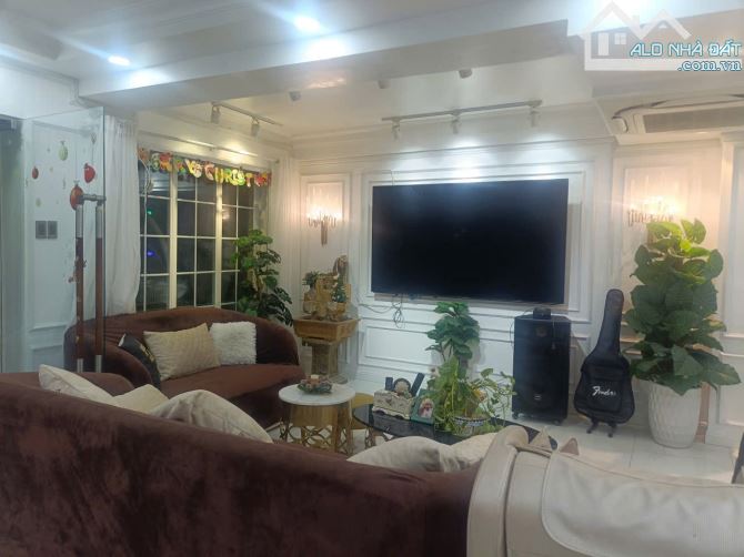 Biệt thự sân vườn+gara đẳng cấp hẻm 10m Nơ Trang Long 198m2 ngang 9m gần chợ chỉ 32 tỷ