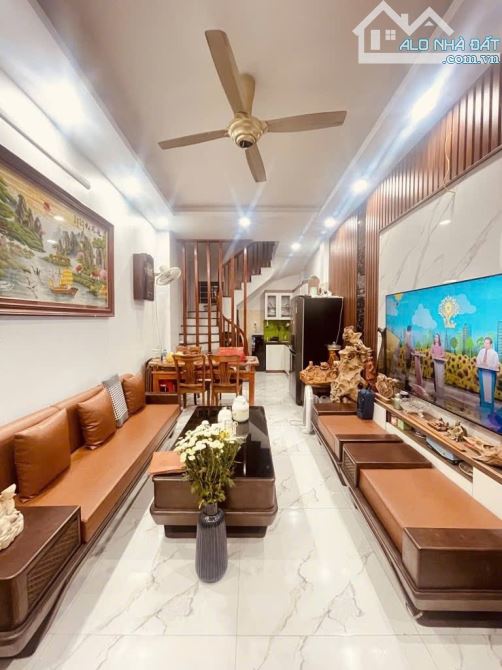 BÁN NHÀ XUÂN ĐỈNH CẠNH CÔNG VIÊN HÒA BÌNH, 36M2*5T*3.6M, NGÕ OTO NHỎ, NHÀ ĐẸP, GIÁ 9 TỶ