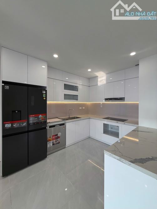 BÁN CĂN HỘ TÒA KINH ĐÔ TOWER - 93 LÒ ĐÚC - 96M2 - 2 NGỦ - BAN CÔNG HƯỚNG ĐÔNG - VIEW ĐẸP
