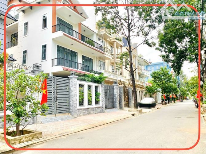 Bán Biệt Thự Khu Villa Compound Him Lam, Đường Phổ Quang, DT: 7.5m x 15m,Nhà Mới ,42,6 Tỷ