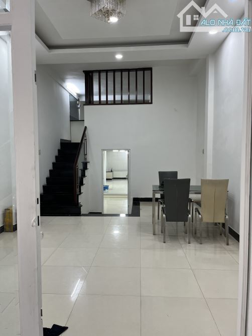 Top nhà vị trí đẹp 4.5 x 16m Nguyễn Trãi Bến Thành TP.HCM