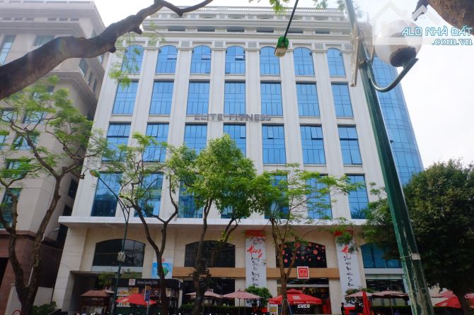 Bán Tòa Văn Phòng Mặt Phố Văn Cao, Ba Đình DT 718m2, 11T, MT 18m. Giá Cực Rẻ