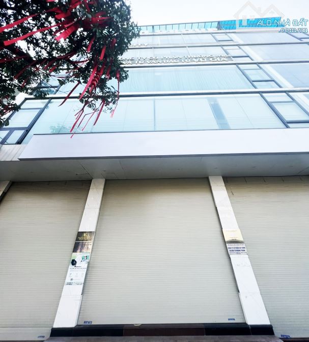 Bán Tòa Văn Phòng Mặt Phố Kim Mã, Ba Đình DT 460m2, 11T, MT 10,6m. Giá Cực Rẻ