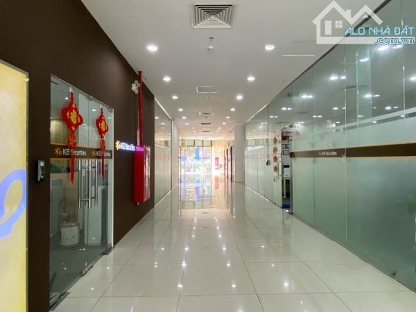 Tòa nhà văn phòng 400m2 x 12T, MT 43m, lô góc, 2 mặt phố lớn, cạnh Hồ Gươm HK - 435 tỷ