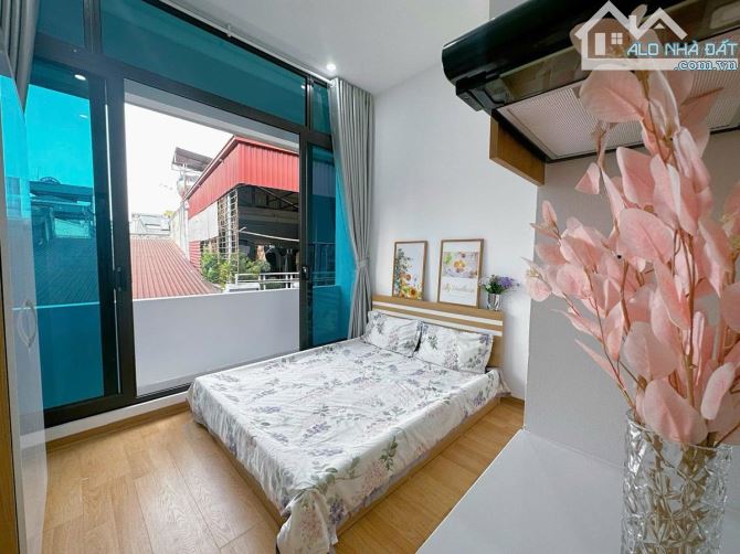 Giá hiếm có Ngã Tư Sở - CHDV 11 phòng 53m gần phố 2 thoáng đúng 11 tỉ