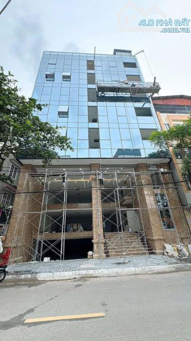 Bán Tòa Nhà Văn Phòng Mặt Phố Hoàng Cầu 410M 10T MT Giá 240 tỷ Giá Tốt Nhất Phố