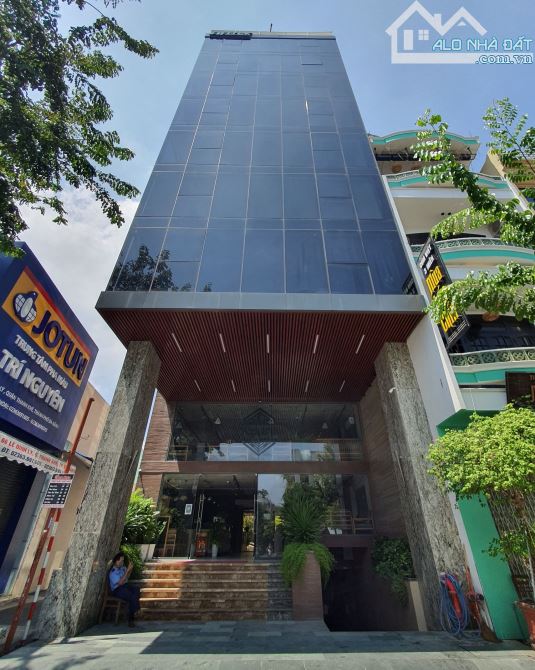 Bán Tòa Văn Phòng Mặt Phố Phạm Huy Thông, Ba Đình DT 146m2, 9T, MT 8,1m. Giá Cực Rẻ