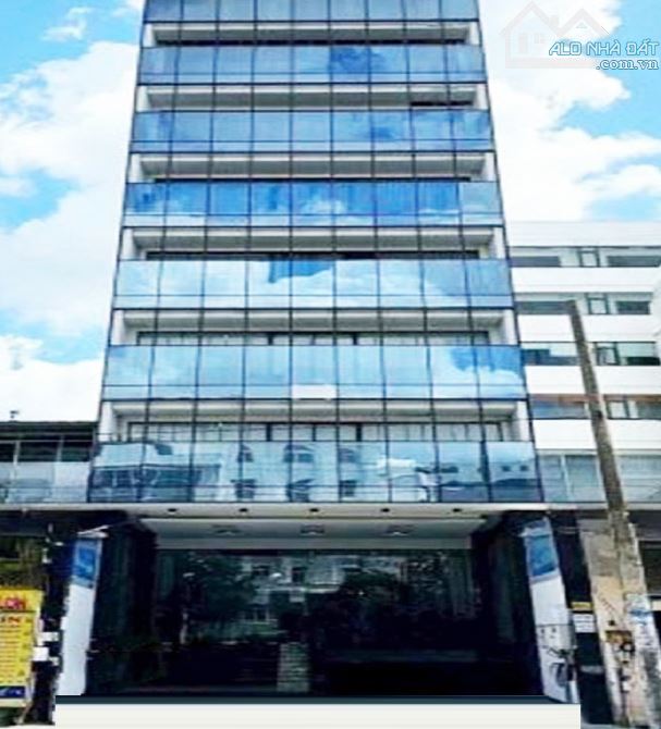 Bán Tòa Văn Phòng Mặt Phố Nguyễn Chí Thanh, Ba Đình DT 195m2, 9T, MT 8,2m. Giá Cực Rẻ