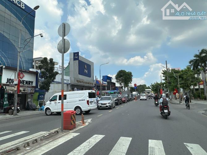 CHDV 8 tầng mới hẻm 656 Quang Trung ngang 8m 200m2 75PN TN 220tr gần chợ HHT 50 tỷ.