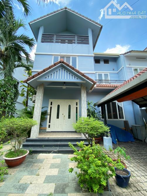 BIỆT THỰ CỦ CHI - KHU DUY NHẤT QUI HOẠCH PHỨC HỢP ĐỦ MỌI TIỆN ÍCH .250M2 - GIÁ .9.99 TỶ