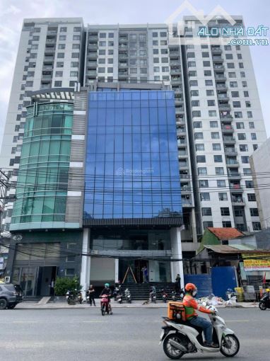 Bán tòa building mặt tiền Cao Thắng - DT: 22x42m - H + 11 tầng - HĐT: 1 tỷ/th - giá:350 ty