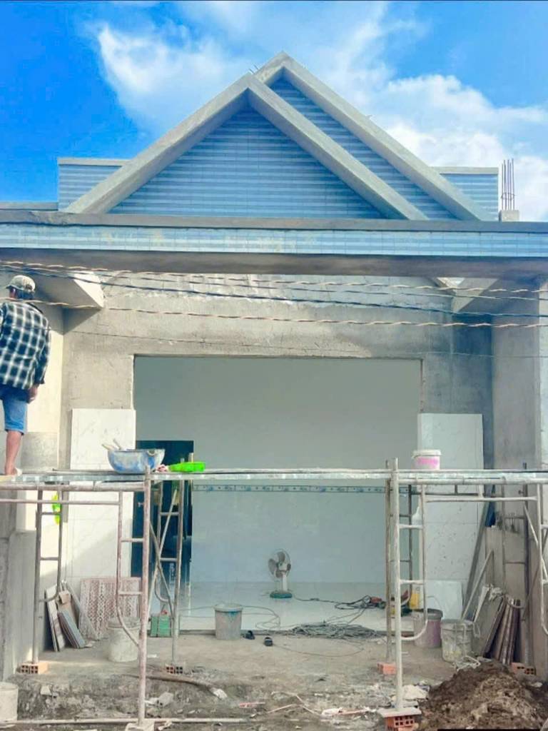 Bán 2 nhà cấp 4 đang hoàn thiện xã Lương Hòa dt 110m2 full thổ đường oto đá xanh giá 1,7 tỷ/ căn